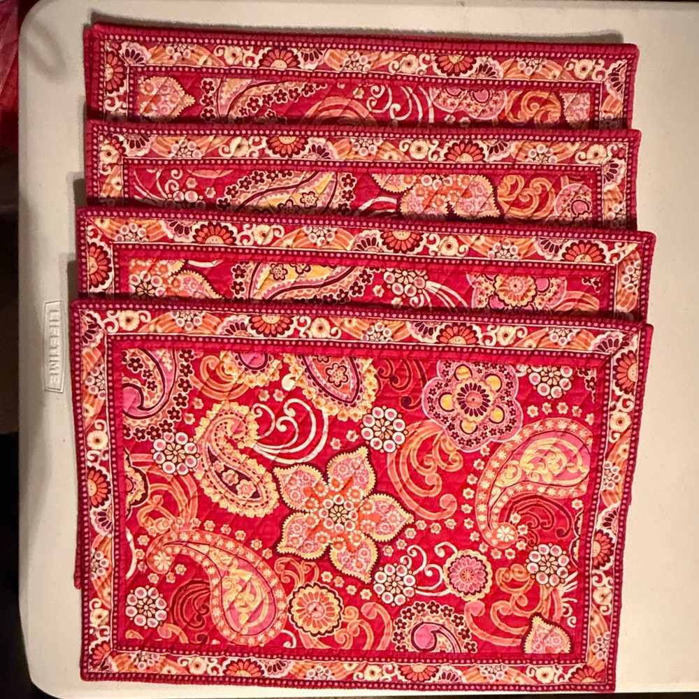 Vera Bradley Placemats NEW & EUC in SHERBET Set of 12.